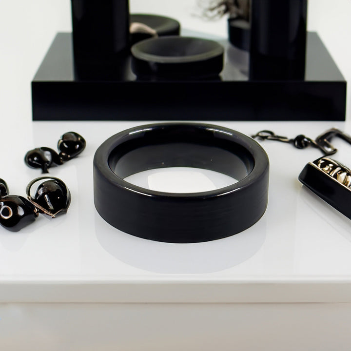 Black Flat-Edge Fashion Ring