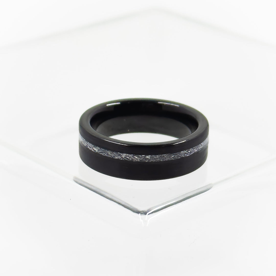 Meteorite Flat-Edge Fashion Ring